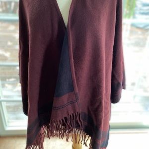 Cape/Poncho burgundy/navy
